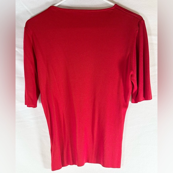 Red shirt - Picture 2 of 2